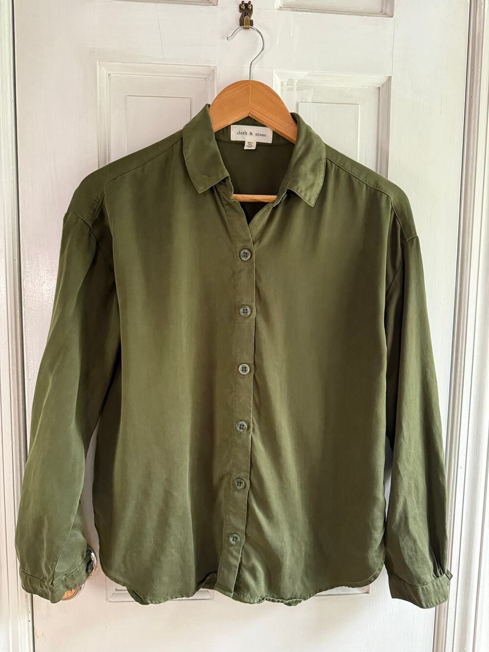 Cloth & Stone Anthropologie Olive Green Lyocell Button Down Shirt Size XS EUC
